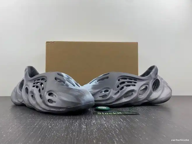 MX Granite IE4931 Yeezy Foam Adidas RNR 0520